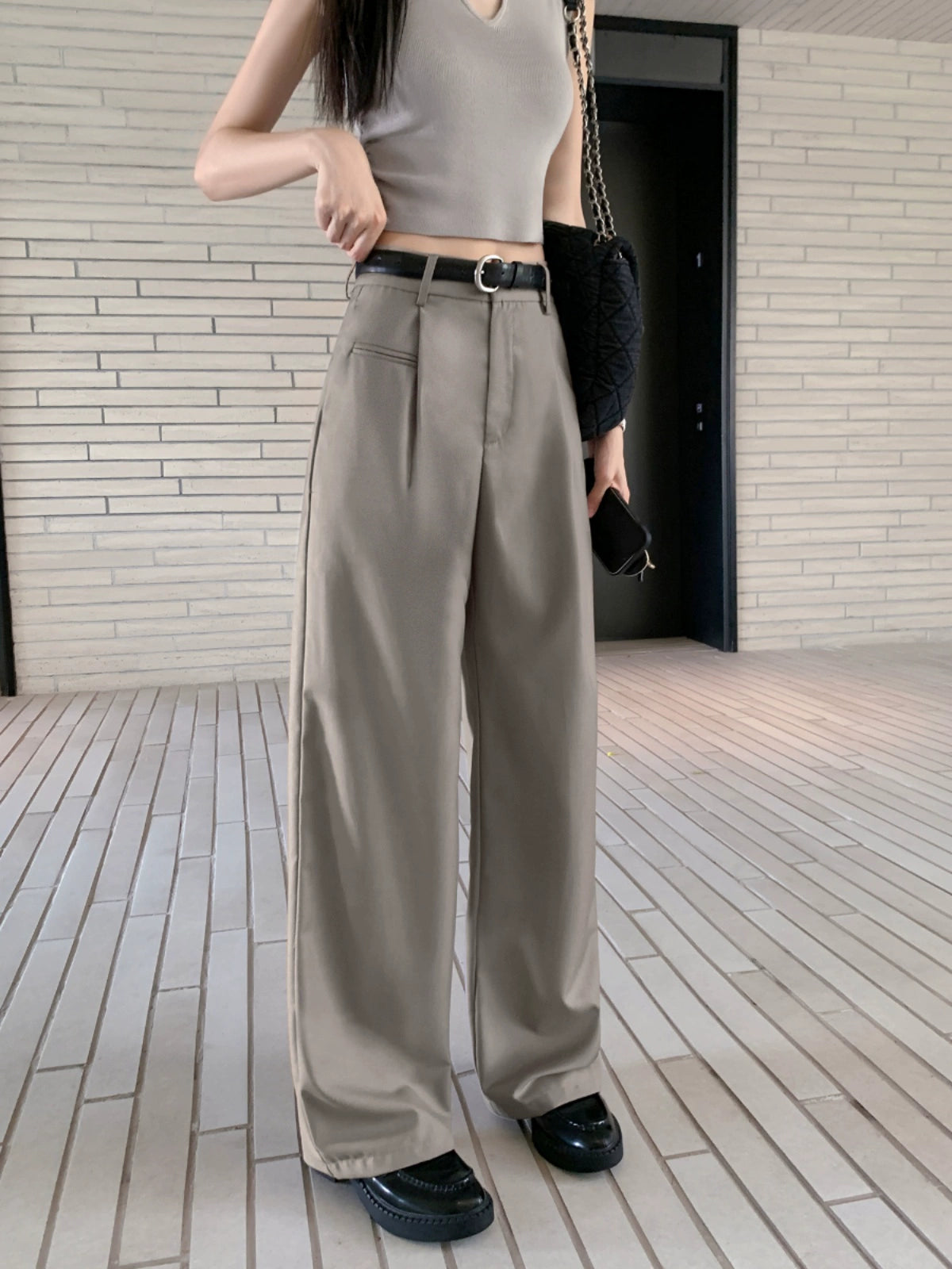 タックワイドストレートスラックス