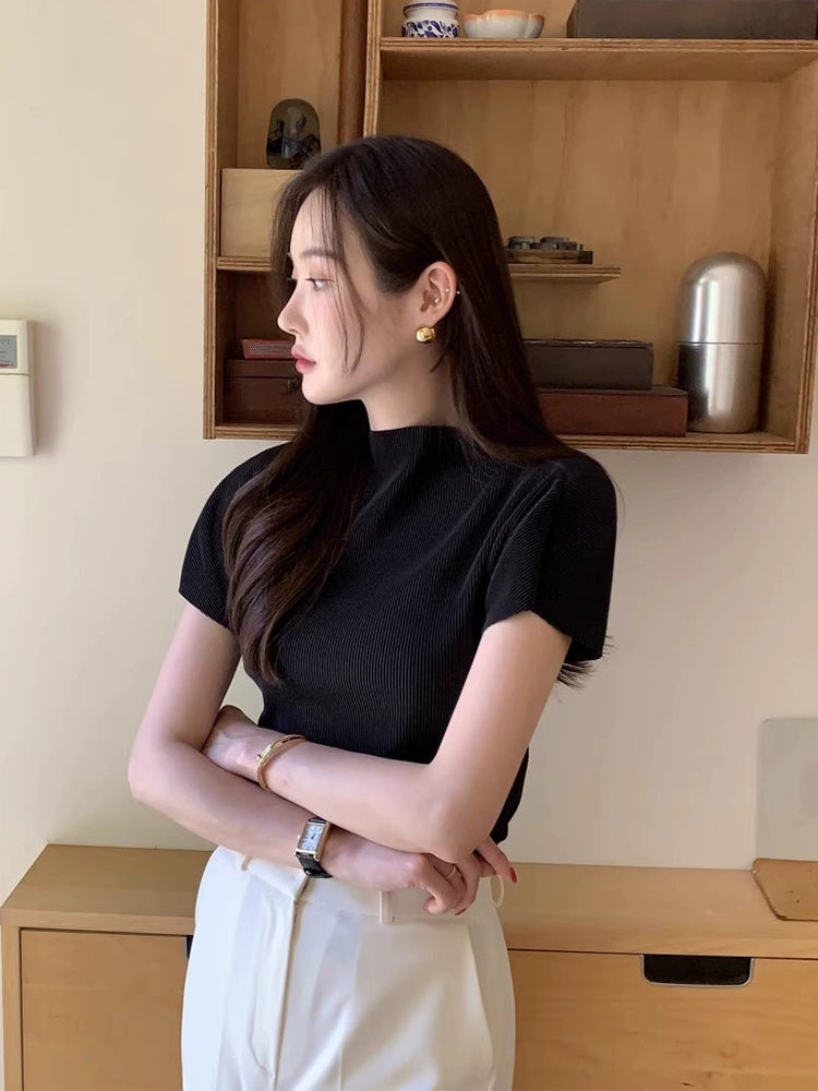 プリーツハイネックTシャツ