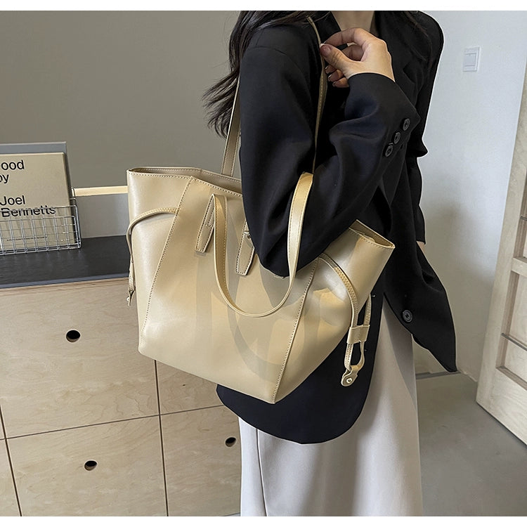 レザーショルダーバッグ