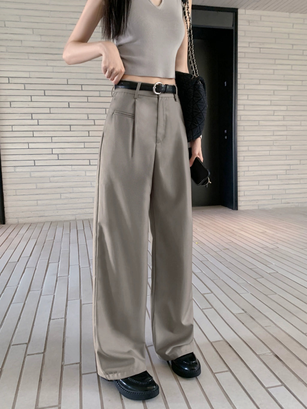 タックワイドストレートスラックス