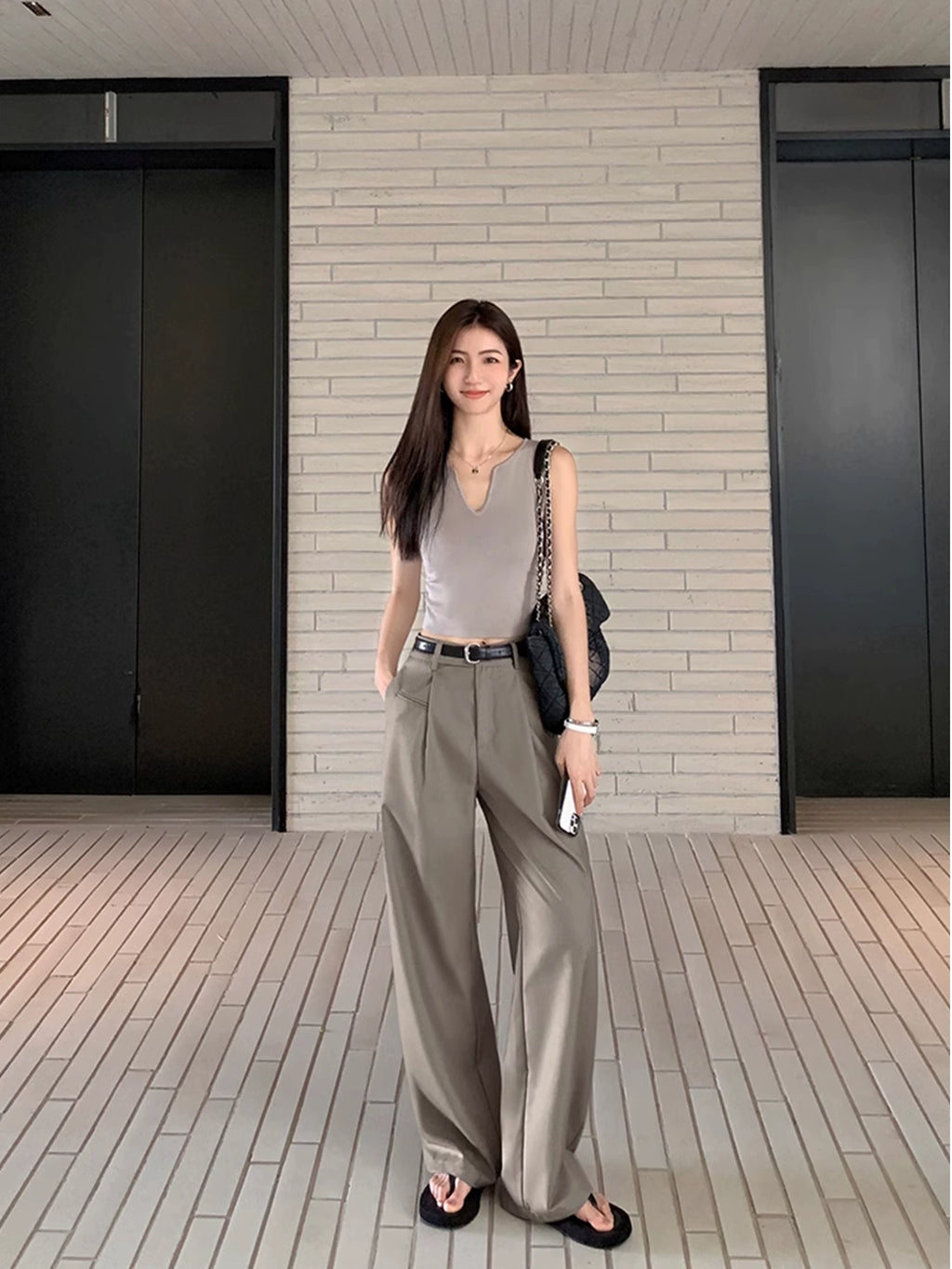 タックワイドストレートスラックス